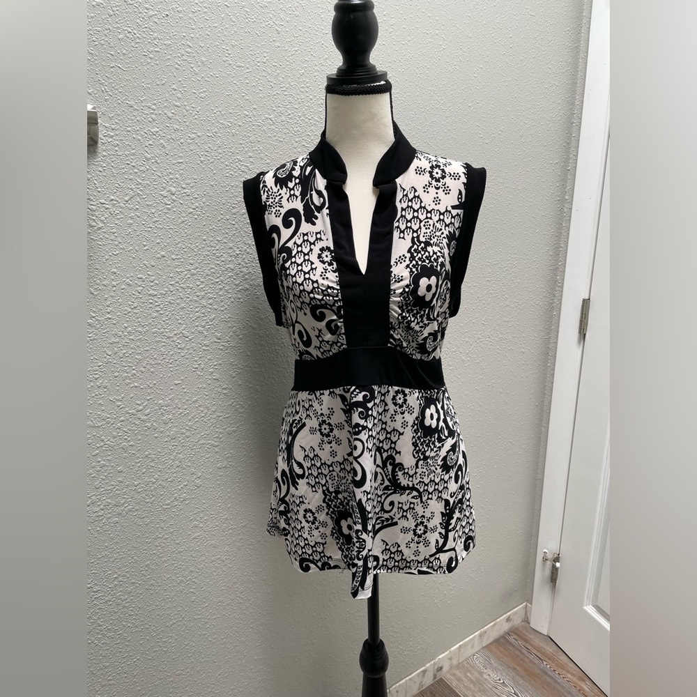 ‼️DONATED‼️❤️‍🔥3/$12❤️‍🔥Studio 1940 Women’s Sleeveless Top - Size L